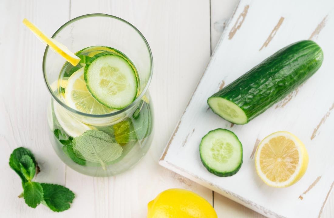 12 Incredible Lemon and Cucumber Water Benefits