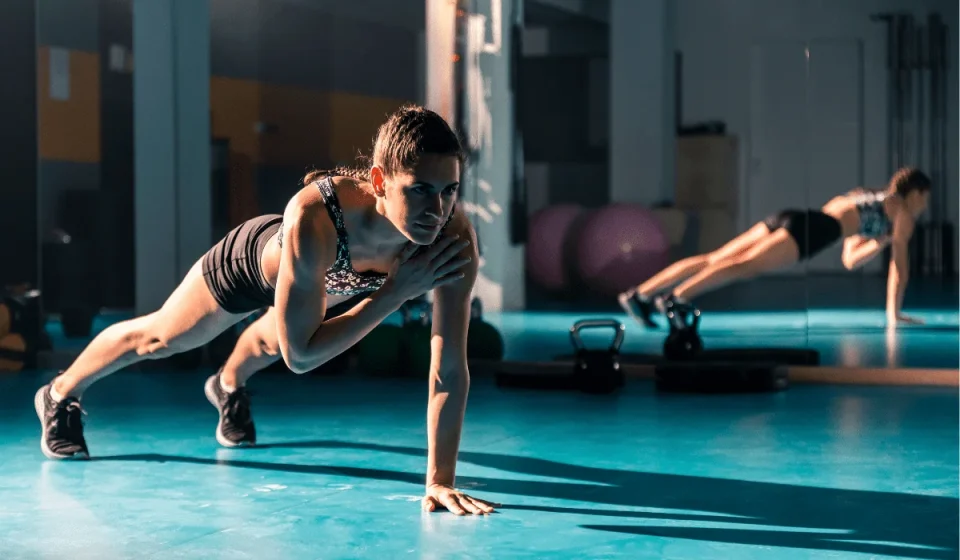 BENEFITS OF DOING PLANK SHOULDER TAPS