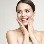 A woman showing her beauty using HydraFacia and you need to know HydraFacial Side Effects